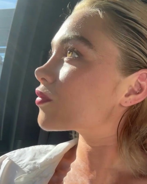 Florence-Pugh-R004e7a7bb62404a58fd.jpg