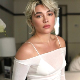 Florence-Pugh-R005fcd2e3190e062760