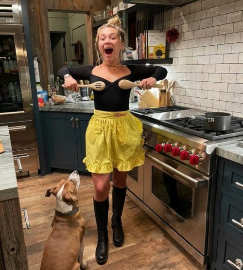Florence-Pugh-R016f341da8bc73a7905.jpeg