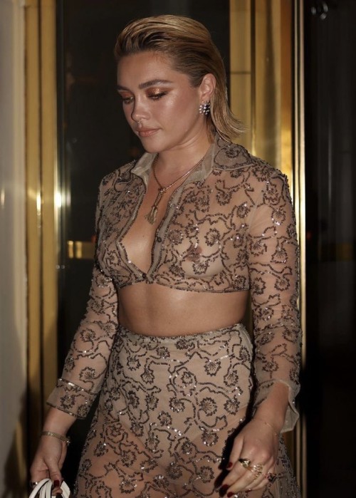 Florence-Pugh-R019f949bfa87d290405.jpg