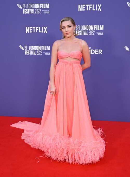 Florence-Pugh-R05322b6cbfa13f641c6.jpg