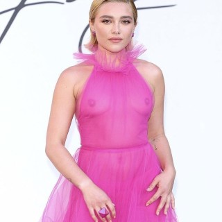 Florence-Pugh-R056887d838174665bfa