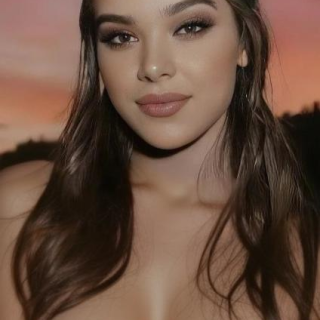 Hailee-Steinfeld-F083