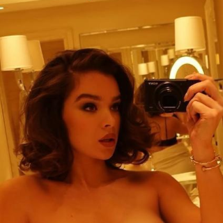 Hailee-Steinfeld-F086