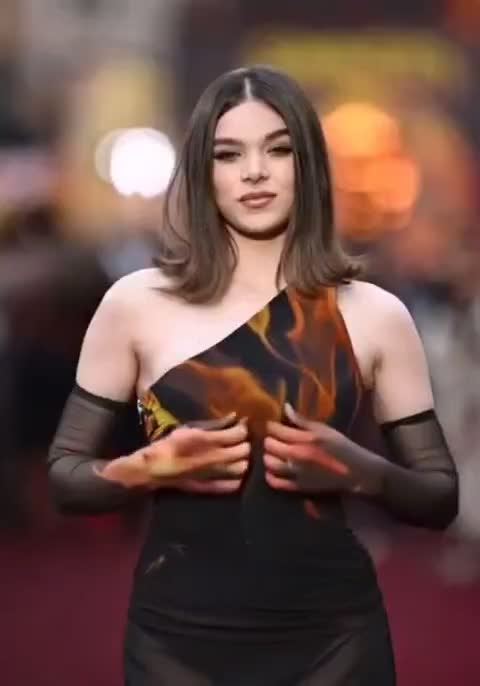 Hailee-Steinfeld-F110.mp4