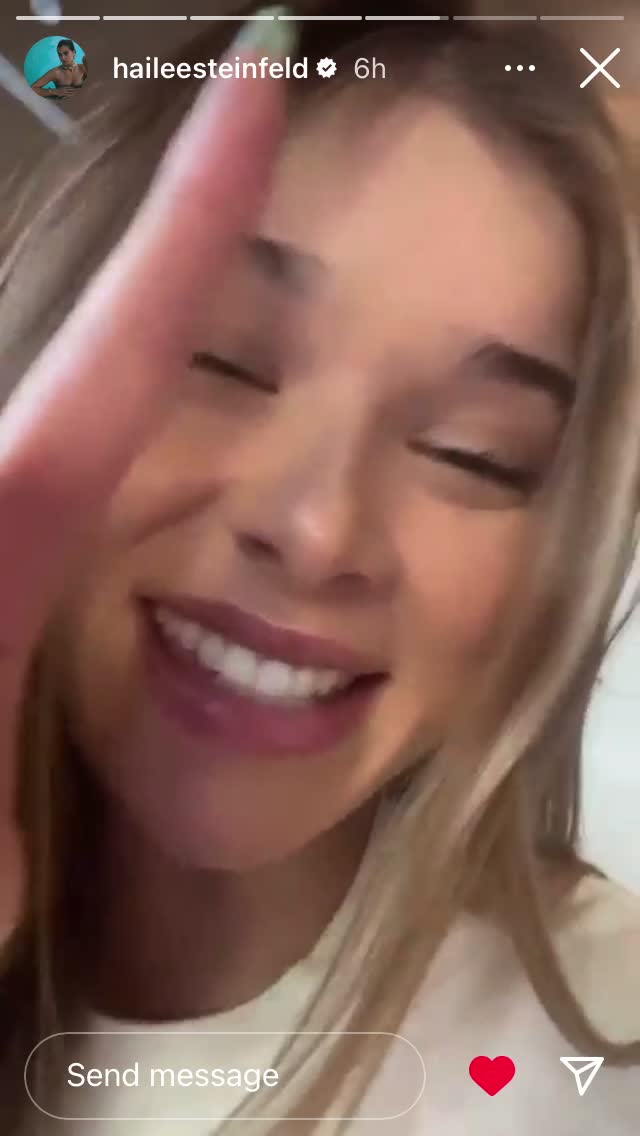 Hailee-Steinfeld-R007.mp4