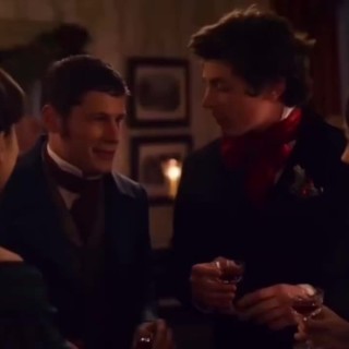 Hailee-Steinfeld-R012