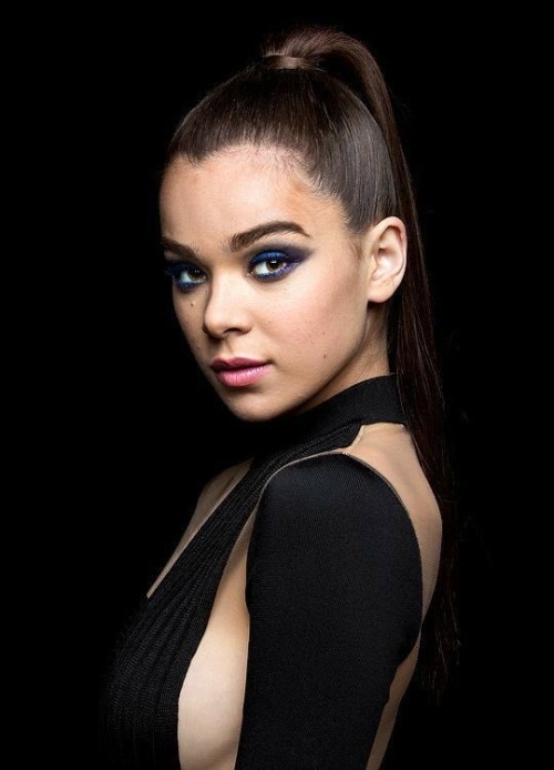 Hailee-Steinfeld-R039.jpg