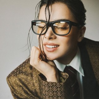 Hailee-Steinfeld-R049