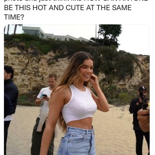 Hailee-Steinfeld-R051