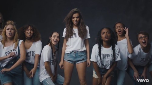 Hailee-Steinfeld-R060.jpg
