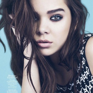 Hailee-Steinfeld-R069