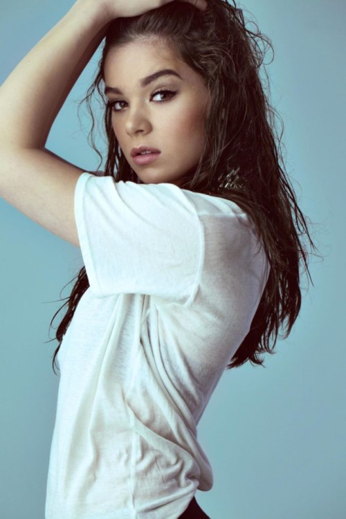 Hailee-Steinfeld-R074.jpg