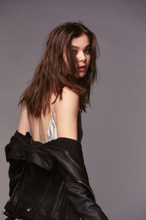 Hailee-Steinfeld-R077.jpg