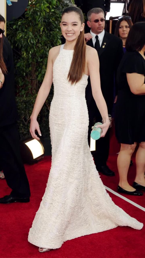 Hailee Steinfeld R136