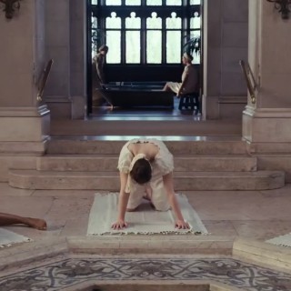 Hailee-Steinfeld-R139