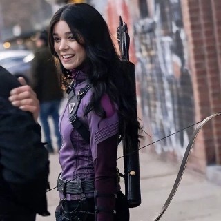 Hailee-Steinfeld-R164