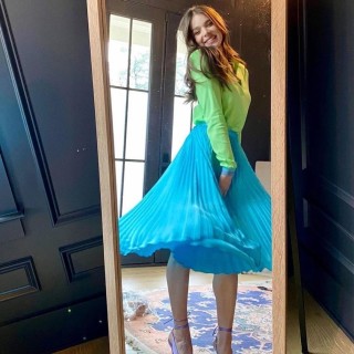 Hailee-Steinfeld-R168