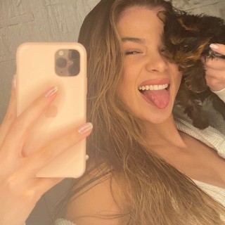 Hailee-Steinfeld-R175