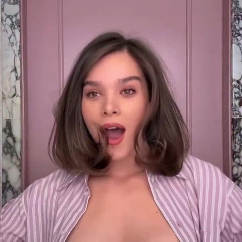 Hailee Steinfeld R178