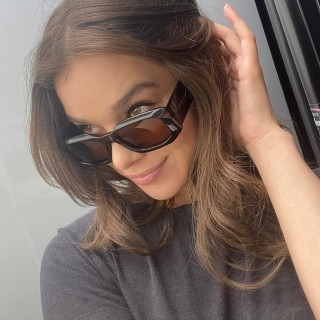 Hailee-Steinfeld-R232