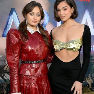 Hailee-Steinfeld-R241