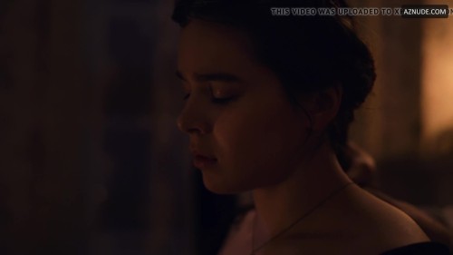 Hailee-Steinfeld-R267.mp4