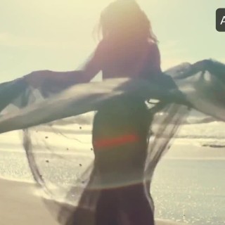 Hailee-Steinfeld-R286