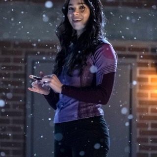 Hailee-Steinfeld-R296