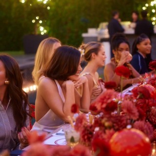 Hailee-Steinfeld-R324