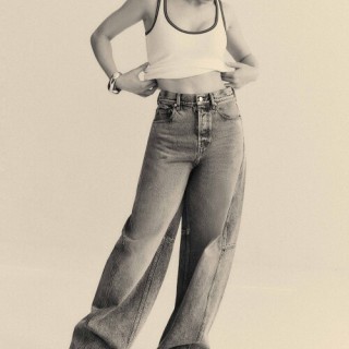 Hailee-Steinfeld-R374