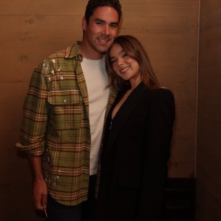 Hailee-Steinfeld-R385