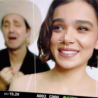 Hailee-Steinfeld-R413