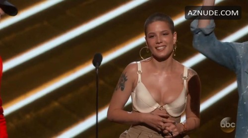 Halsey-R003dd8507ea6d4dc0c4.jpg