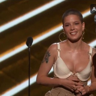 Halsey-R003dd8507ea6d4dc0c4