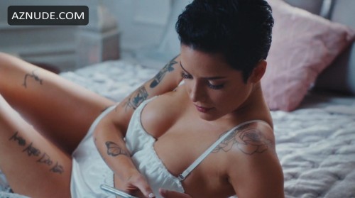 Halsey-R006c07371fb00810480.jpg