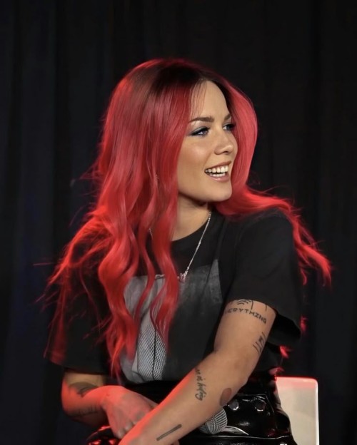 Halsey-R01216057eab94a4f1b1.jpeg