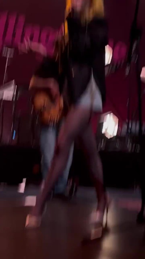 Hayley Williams FaLSWB5S4E3hU0qz