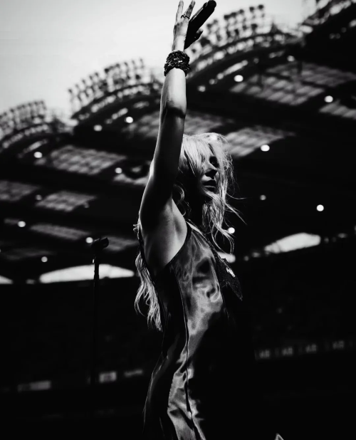 Highway-To-Hell........Back-With-acdc-taylormomsentaylormomsen.aitprxzombieijustreallylovetaylormomsendeathbyrockandrolltour2022-tprdeathbyrockandroll-taylormomsen-taylormomsenfans-thea6e05bb9dd33f654.png