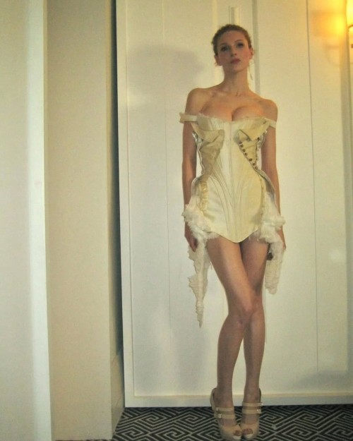 Hunter-Schafer-getting-ready-for-the-Met-Gala-Afterparty-I-dont-know-how-to-say-it-but-you-all-are-the-best.-I-received-so-many-DMs-from-you-like--When-are-you-posting-the-other-Afterpd4b7745424b87f06.jpg