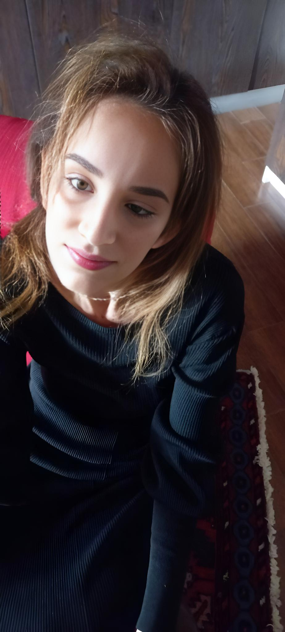 IMDeluxe Caline Zeaiter goo (12).png