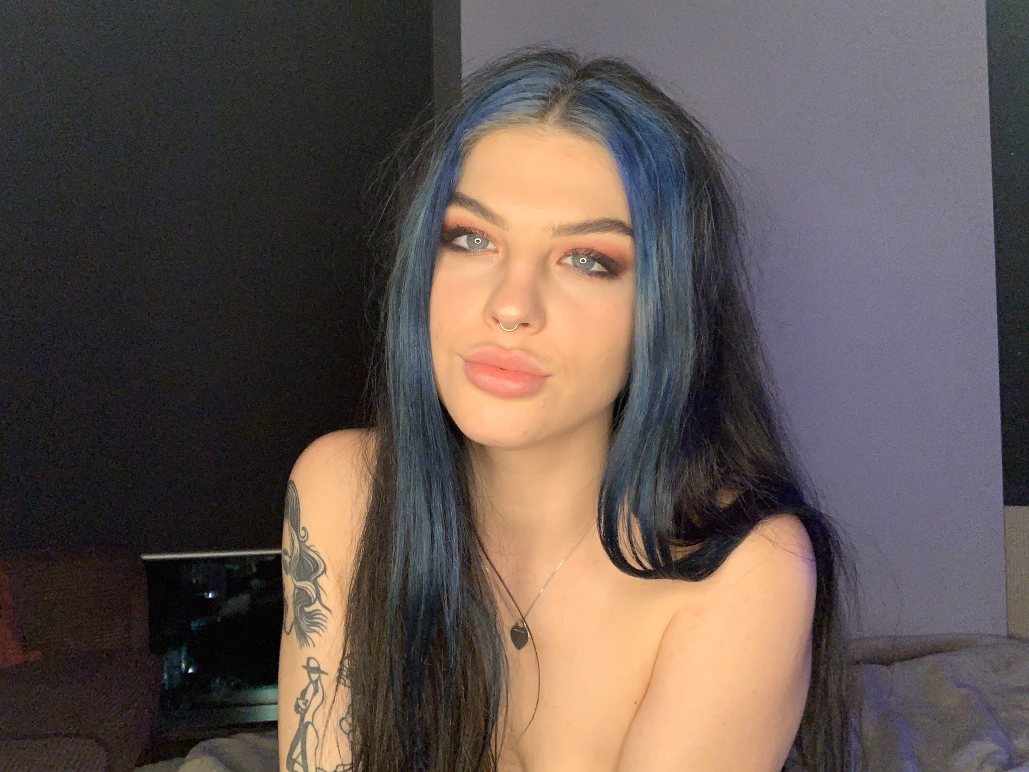 Snoopzilla/Lookinforangel