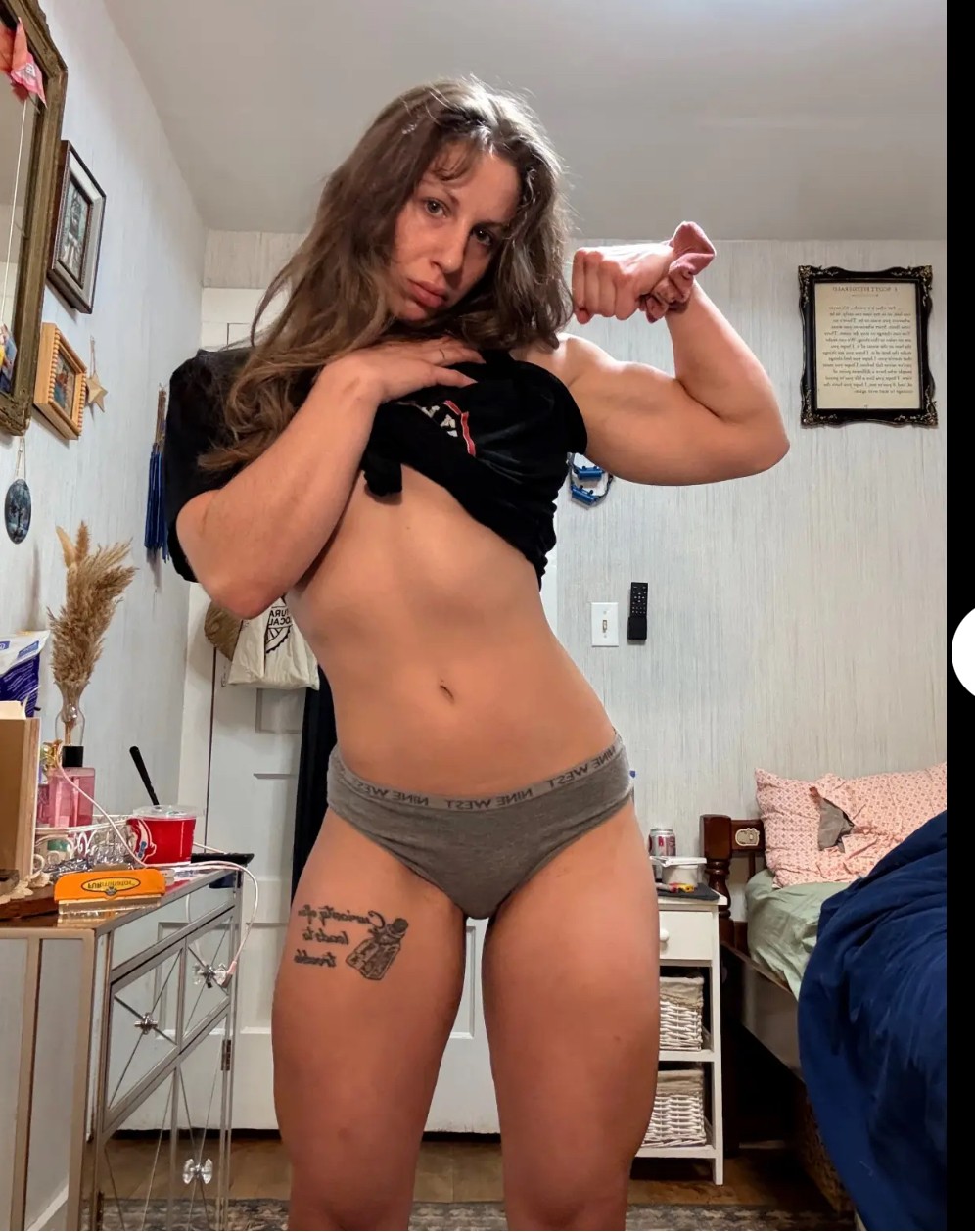 Jessica Muscle Mommy "jjjeeessiiiccaaa"