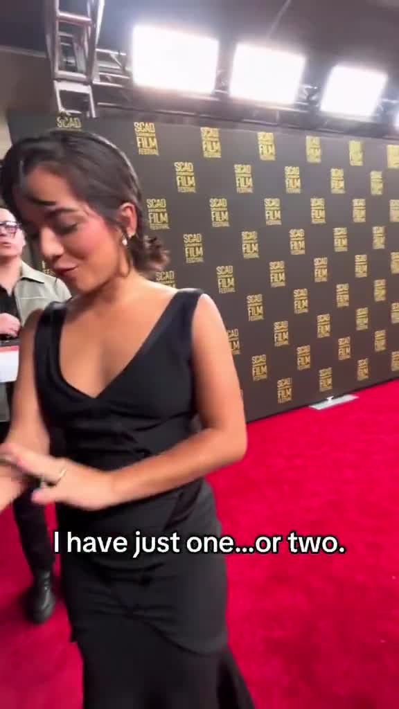 Isabela-Merced-R093.mp4