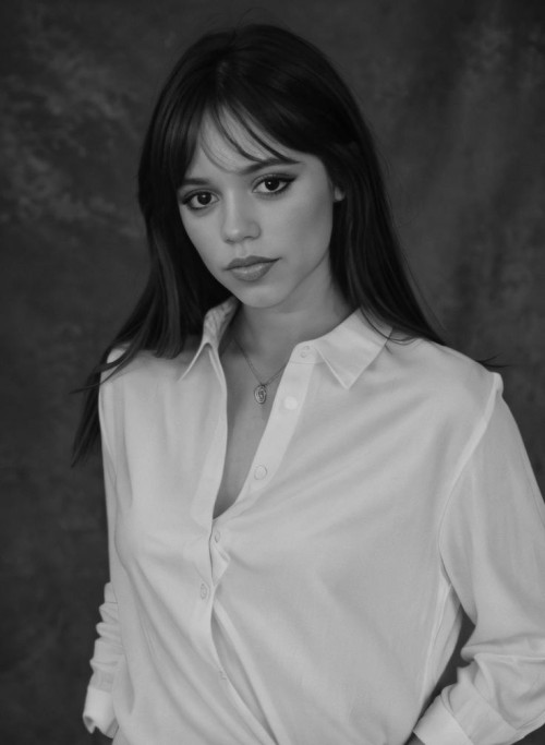 Jenna-Ortega-F016.jpeg