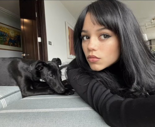 Jenna-Ortega-R017.jpg
