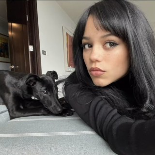 Jenna-Ortega-R017