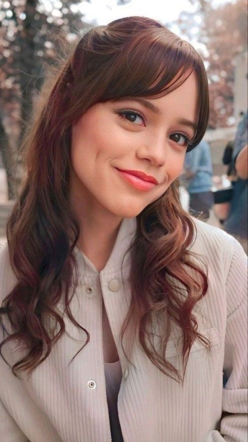 Jenna-Ortega-R042.jpg