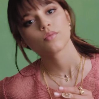 Jenna-Ortega-R055