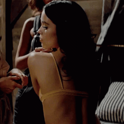Jenna-Ortega-R057.gif
